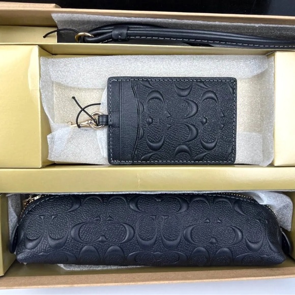 Coach Boxed Pencil Case and ID Lanyard Set in Signature Leather - Black - Picture 5 of 6